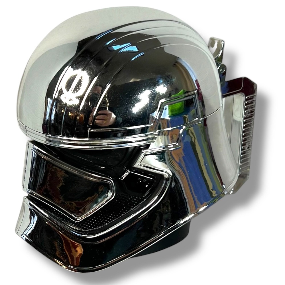 New Disney Parks Star Wars Captain Phasma Stormtrooper Souvenir Flip Top Cup‎